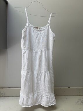 Valentina White Lightweight Linen Scoop Neck Top